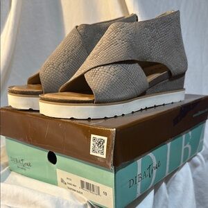 Women's taupe leather  Sandals